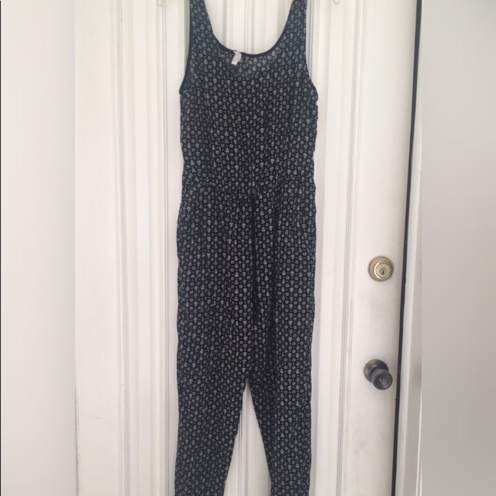 Black&White flower pattern Jumpsuit.